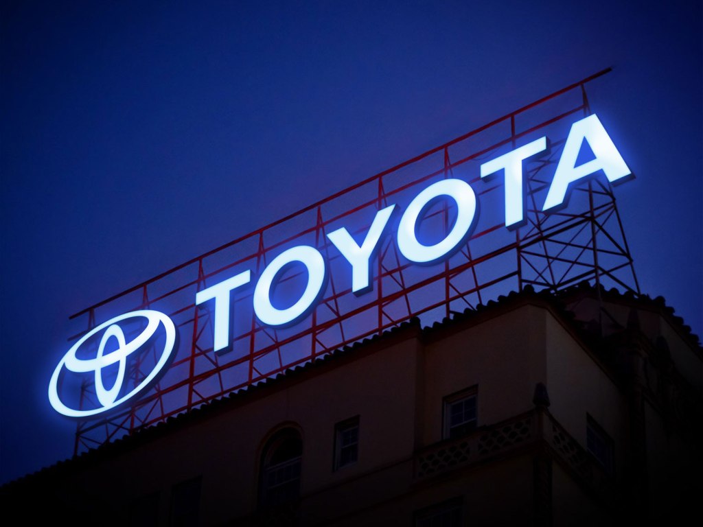 18+ Download Neon Box Mockup Psd Free&nbsp;PSD